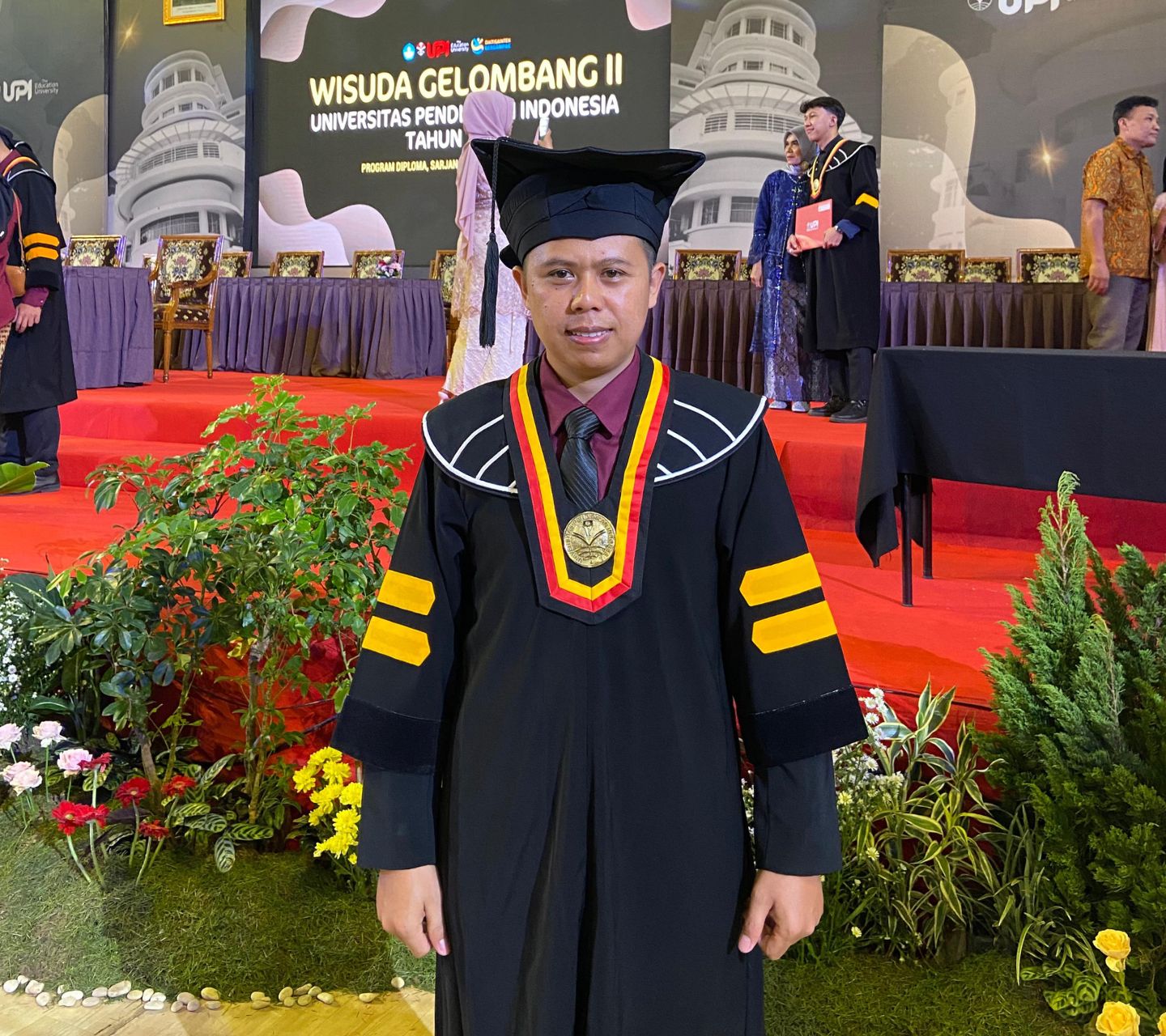 Anak Petani dari Dusun Sukamaju, Yoga Prayuda, Buktikan Ekonomi Bukan Halangan Raih Gelar Magister