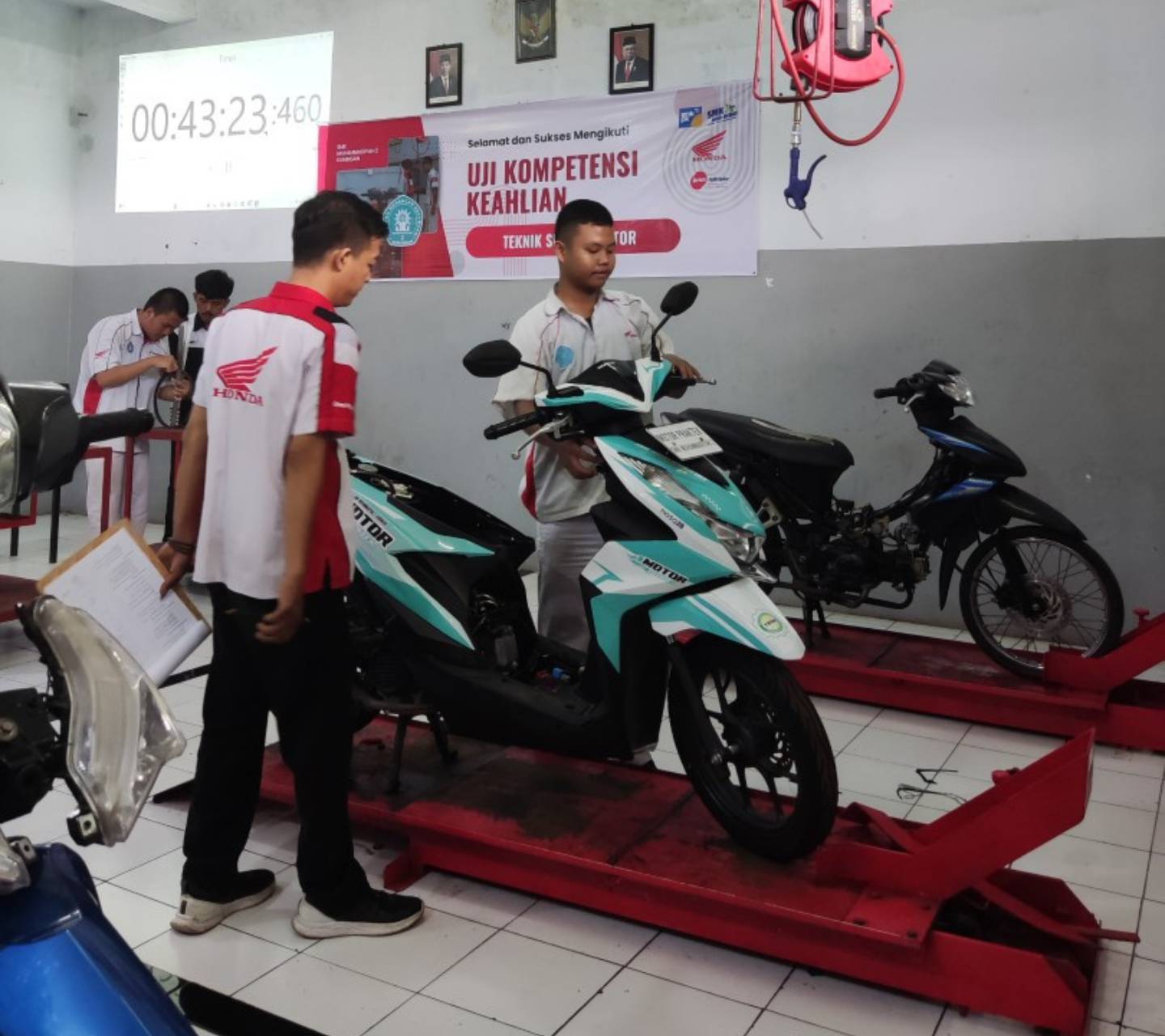 Uji Kompetensi Keahlian Teknik Sepeda Motor bersama Asesor Daya Adicipta Motora - 2025