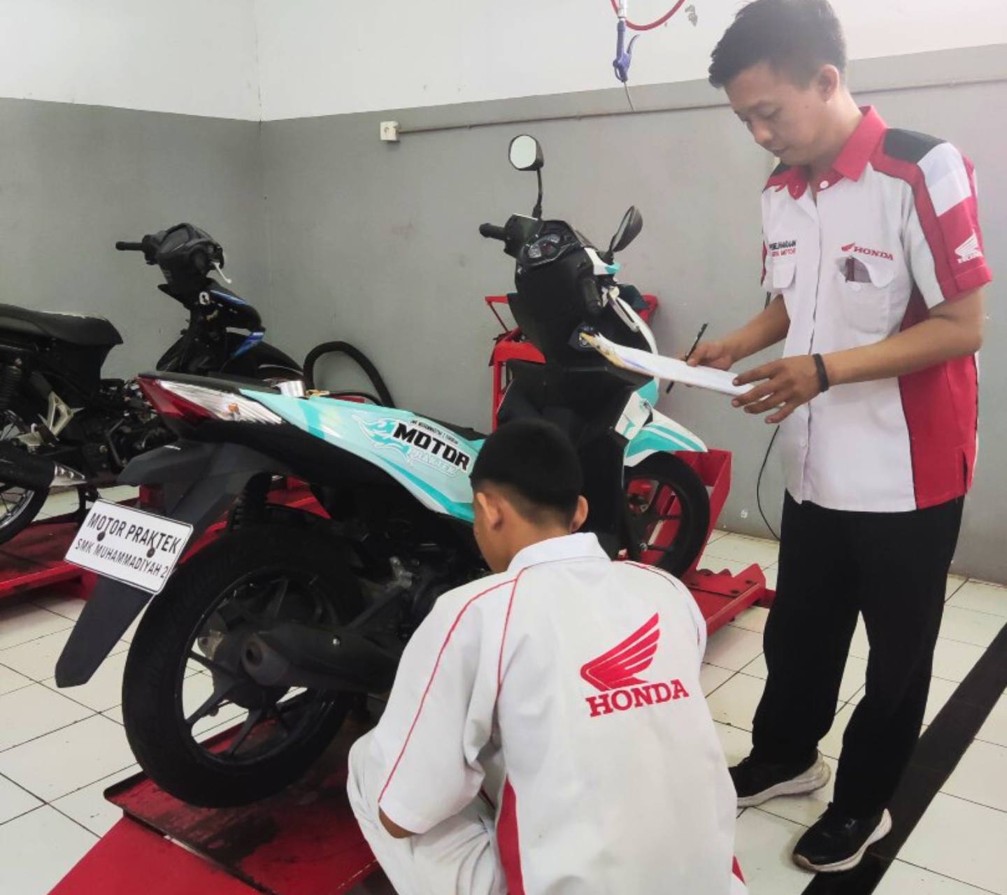 Uji Kompetensi Keahlian Teknik Sepeda Motor bersama Asesor Daya Adicipta Motora - 2025